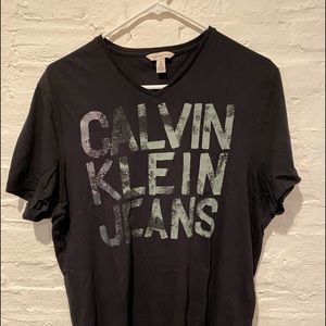 Calvin Klein body fit t shirt size m v neck